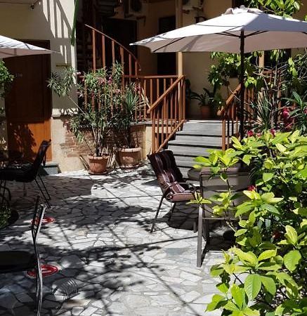 Danisimo Hotel Tbilisi Eksteriør billede