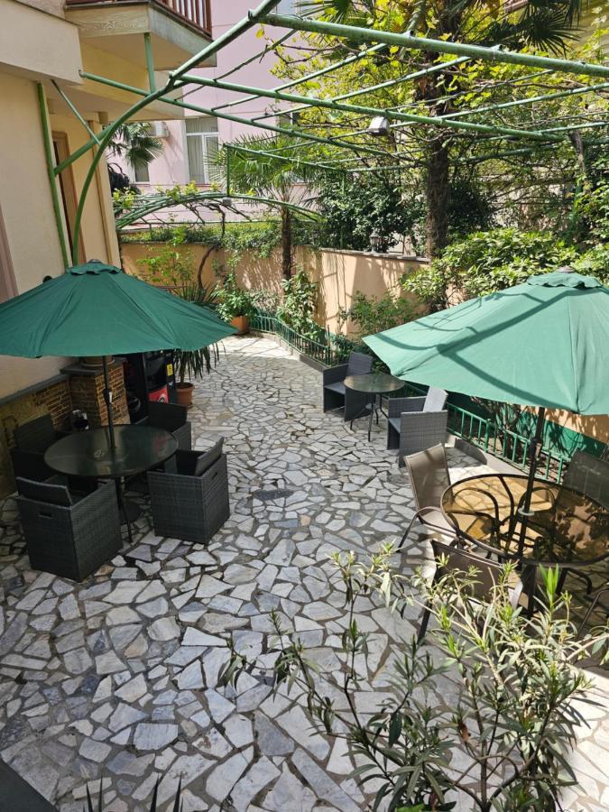 Danisimo Hotel Tbilisi Eksteriør billede