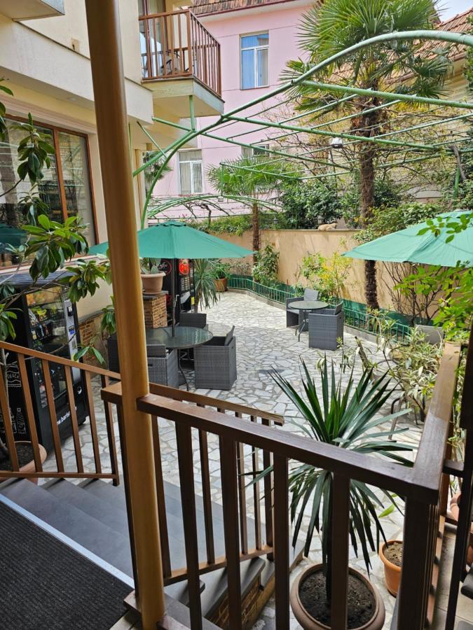 Danisimo Hotel Tbilisi Eksteriør billede